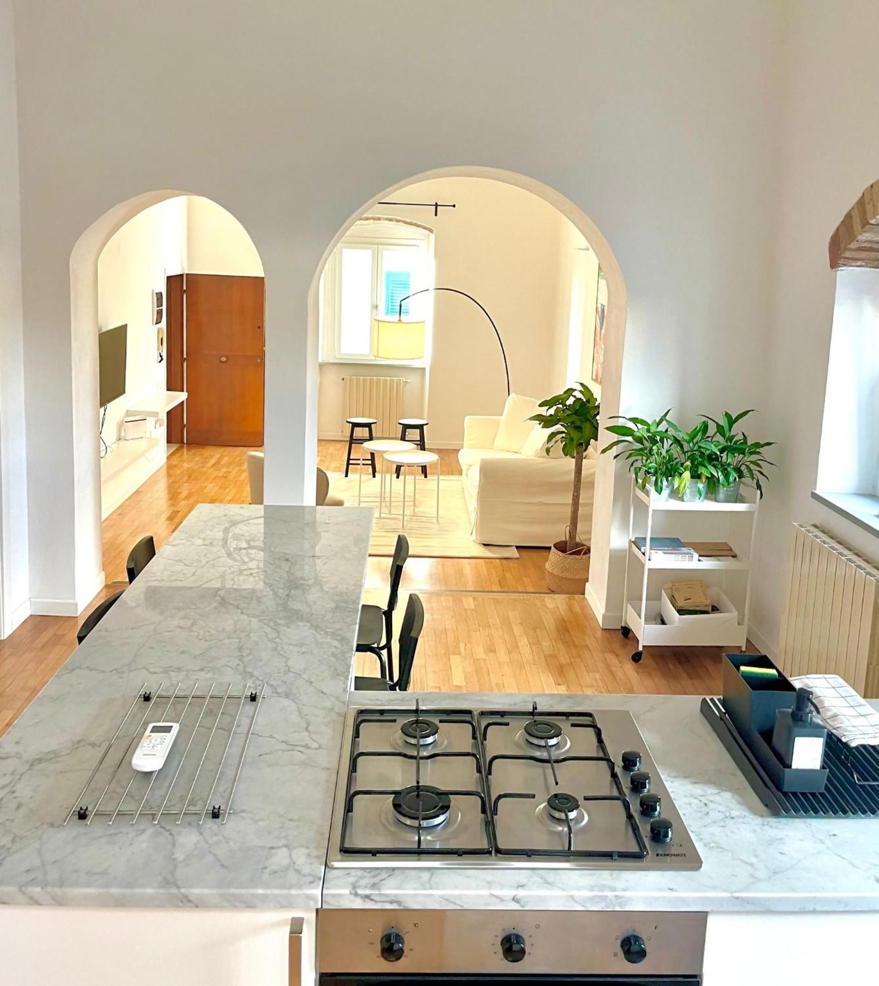 Susannas Lovely New Apartment Livorno Exterior photo